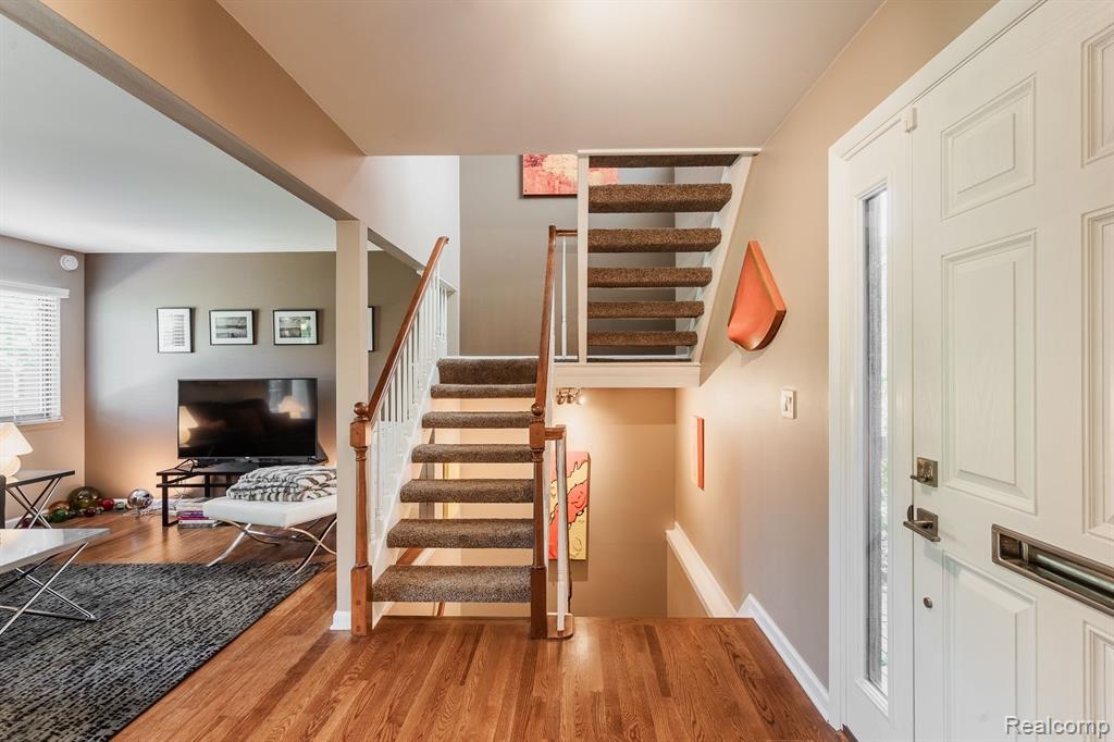 3140 LINDENWOOD Drive, Dearborn, MI 48120 — Photo 5