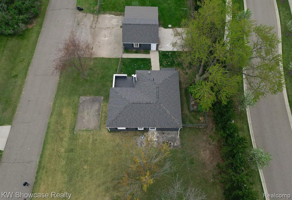 786 GLENGARY Road, Commerce Twp, MI 48390 — Photo 2
