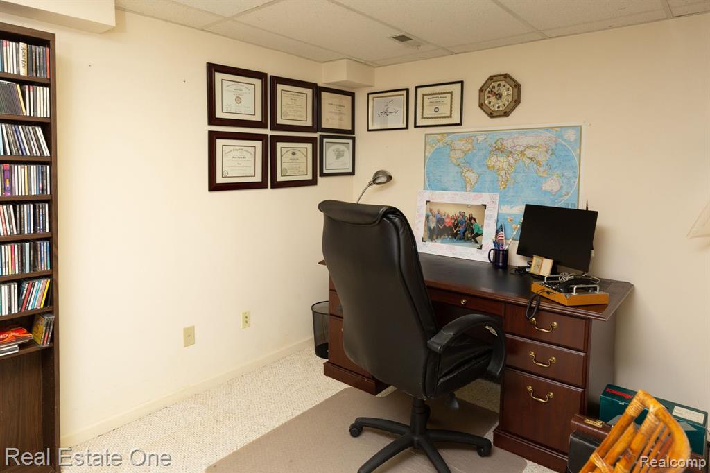 5538 CLEARVIEW Drive, Troy, MI 48098 — Photo 55