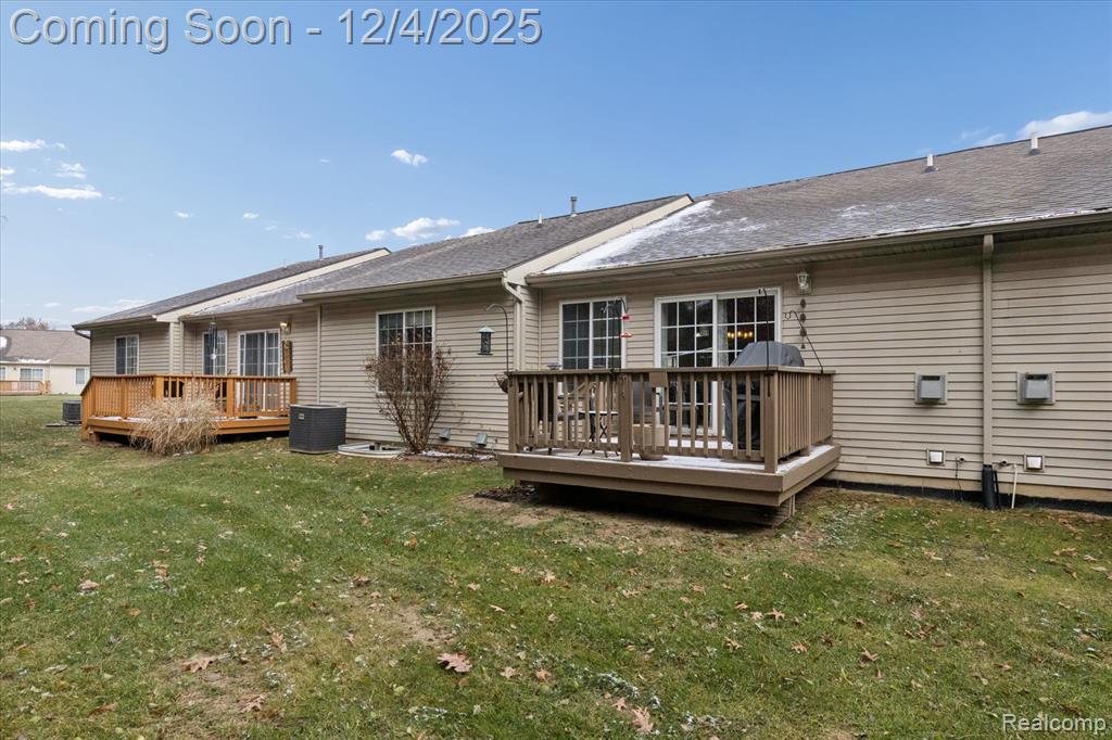 290 Wood Point, Howell, MI 48843 — Photo 33