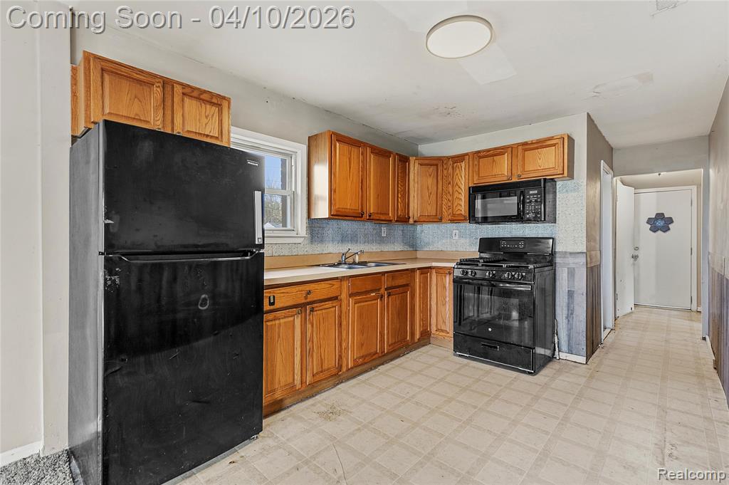 33524 Duncan, Fraser, MI 48026 — Photo 9