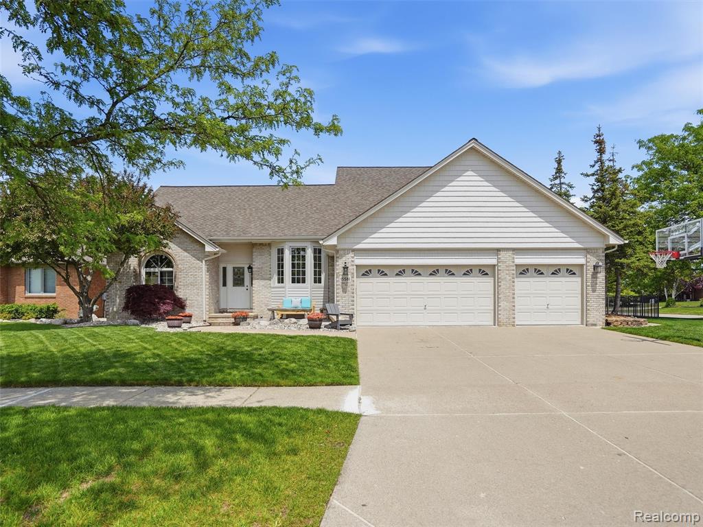 15581 Spiceway, Fraser, MI 48026 — Photo 2