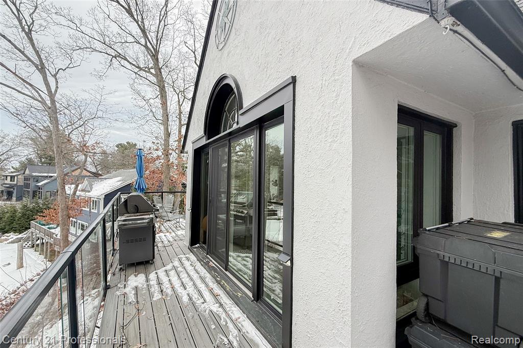 910 W Pine Tree Road W, Lake Orion, MI 48362 — Photo 40