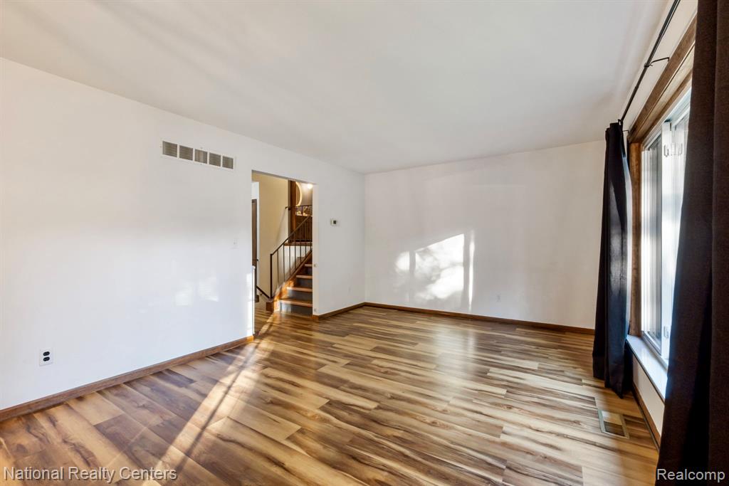 5785 Patterson Drive, Troy, MI 48085 — Photo 12