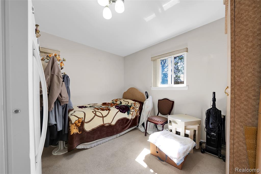 13341 Albany Street, Oak Park, MI 48237 — Photo 9