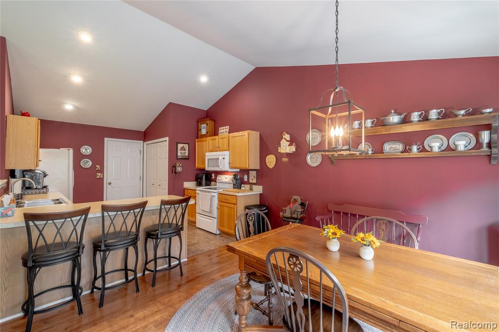 9006 Spring Brook Circle, Davison, MI 48423 — Photo 5