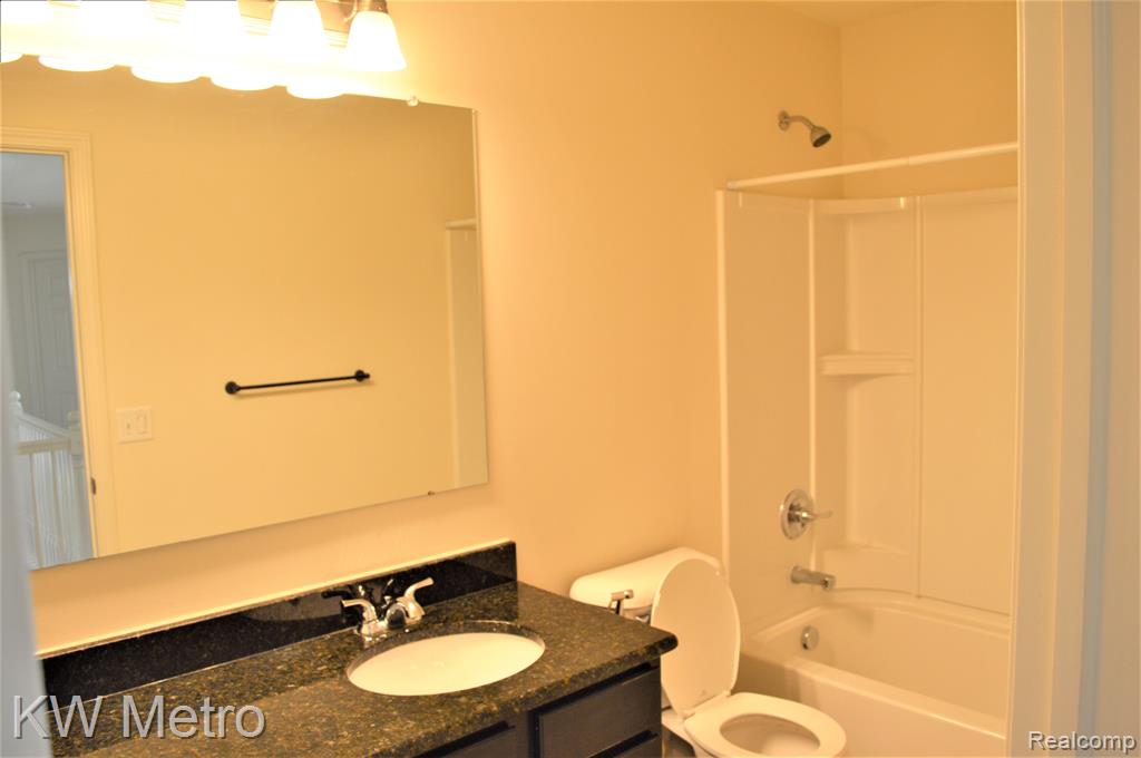 4313 SILVERLEAF Drive, Ypsilanti, MI 48197 — Photo 22