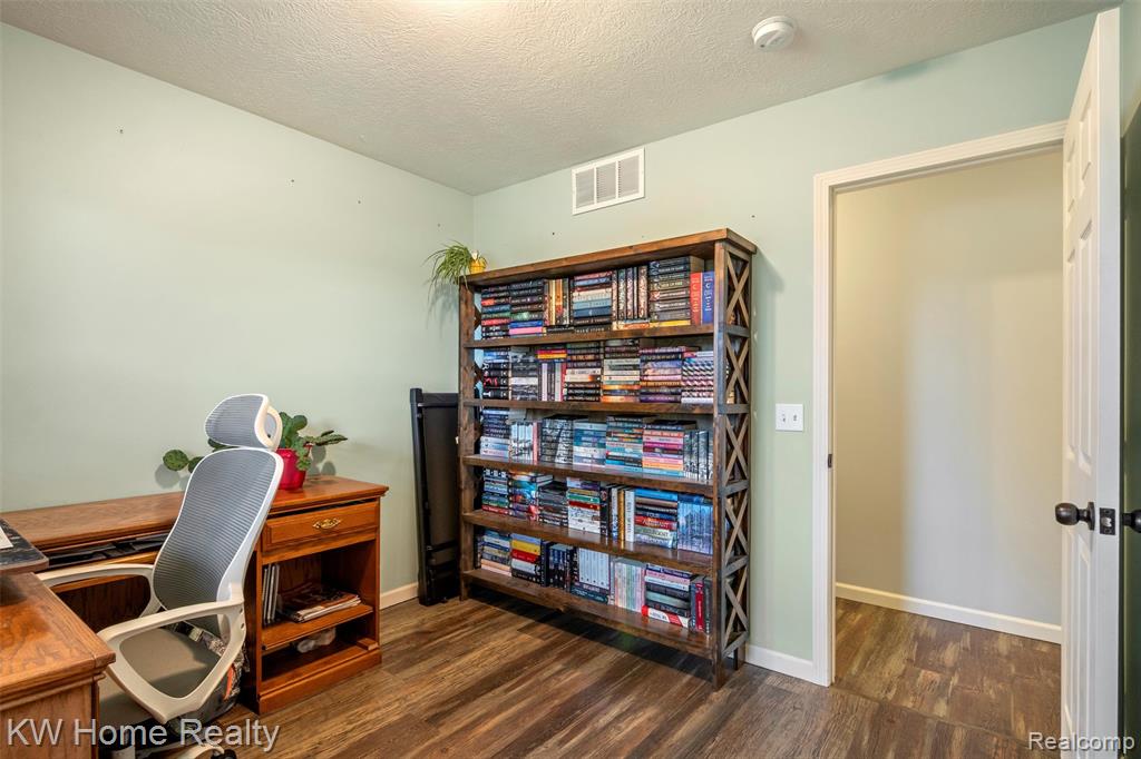 500 Clearwater Drive, Perry, MI 48872 — Photo 22