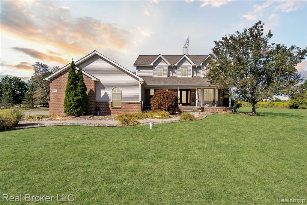 6097 High Valley Drive, White Lake, MI 48383 — front exterior