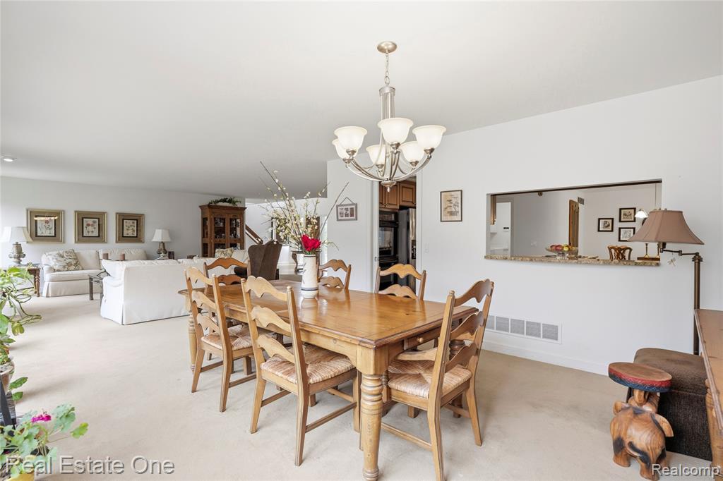 7026 Daventry Woods Drive, West Bloomfield, MI — Photo 13