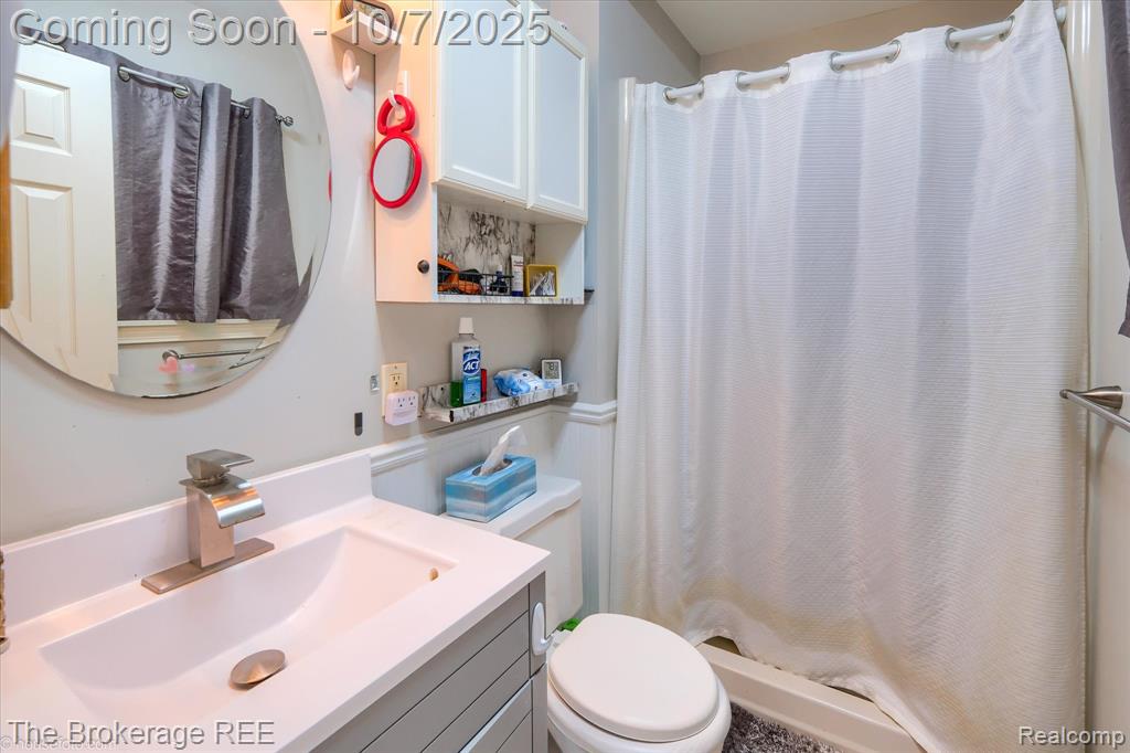 4950 Iroquois Boulevard, Clarkston, MI 48348 — Photo 24
