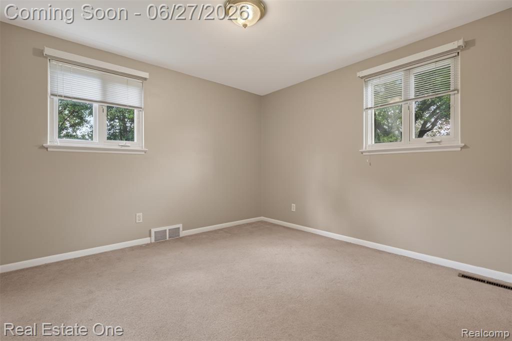 10379 Hegel Road, Goodrich Vlg, MI — Photo 34