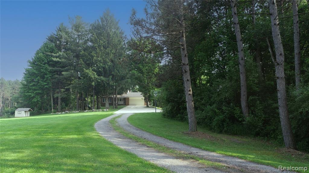 5836 Ewalt Road, Imlay City, MI 48444 — Photo 3