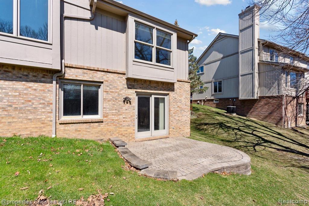 40611 PAISLEY Circle, Novi, MI 48377 — Photo 63