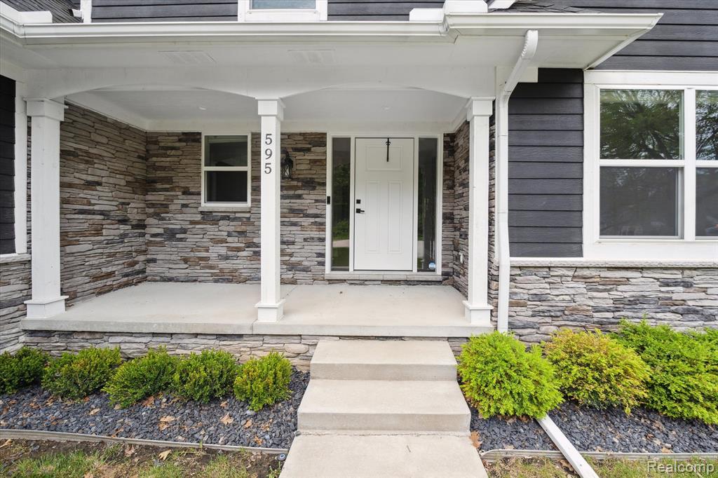 595 BRIGHTON LAKE RD, Brighton, MI 48116 — Photo 6