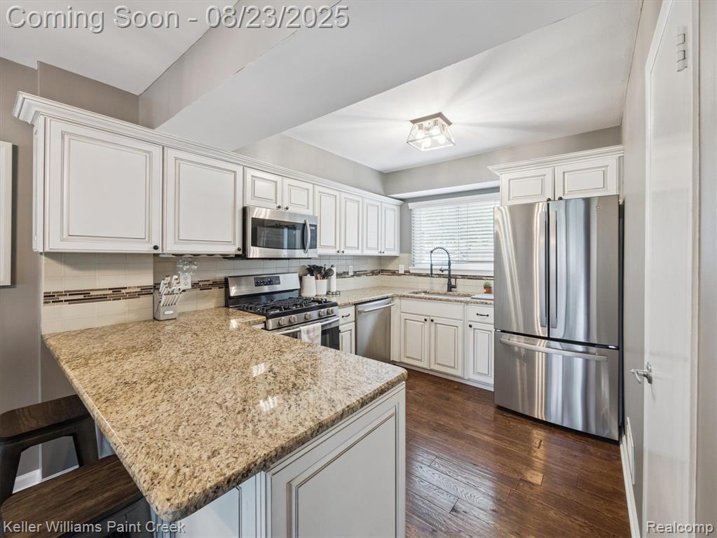 751 Kirts Boulevard, Troy, MI 48084 — Photo 12