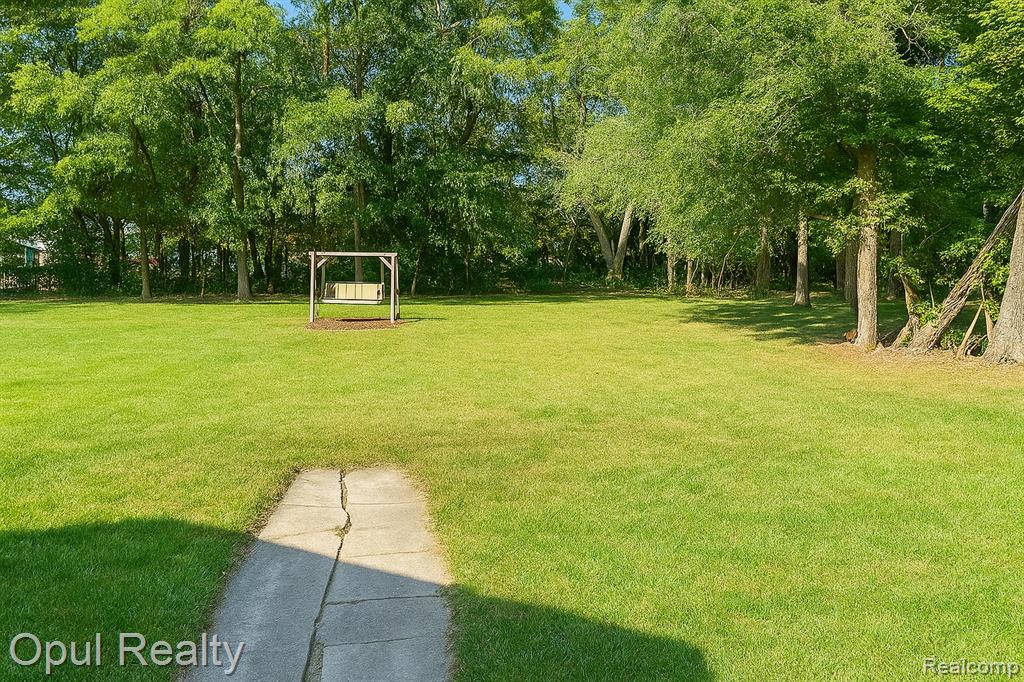 1489 Wren Street, Wixom, MI 48393 — Photo 2