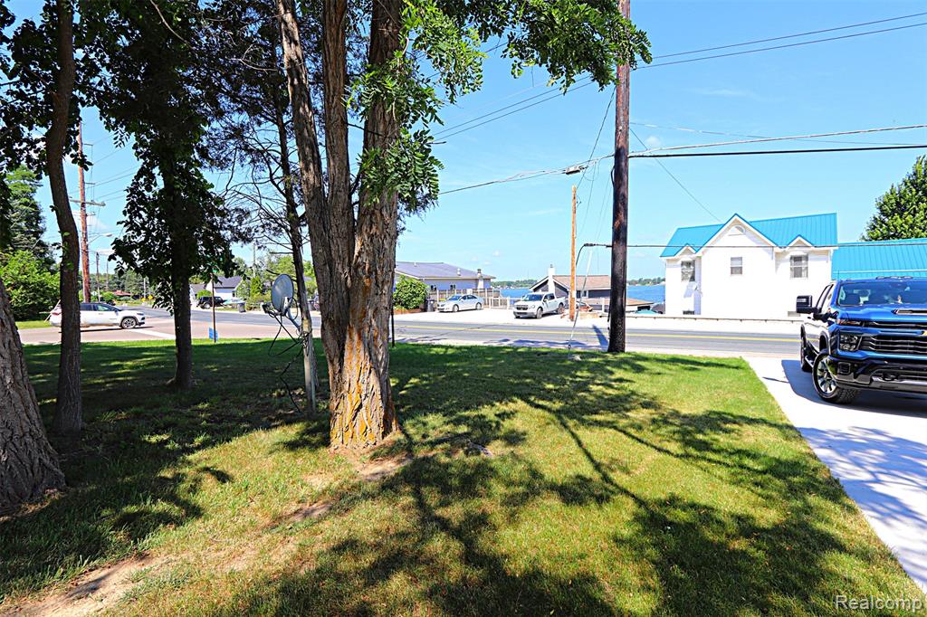 412 E Shore Drive, Whitmore Lake, MI 48189 — Photo 3