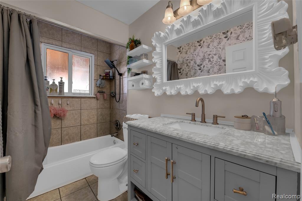 245 N Walnut Street, Mount Clemens, MI 48043 — Photo 17