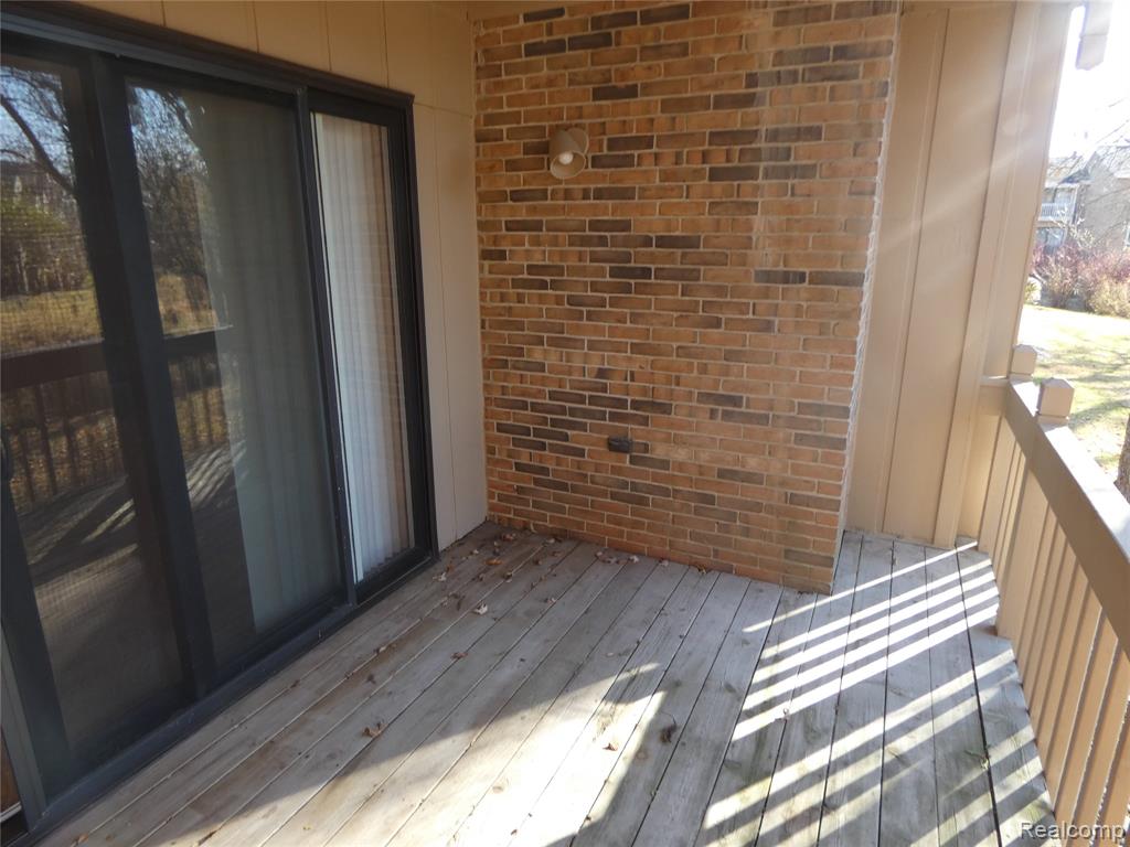 7122 Pebble Park Drive, West Bloomfield, MI — Photo 34