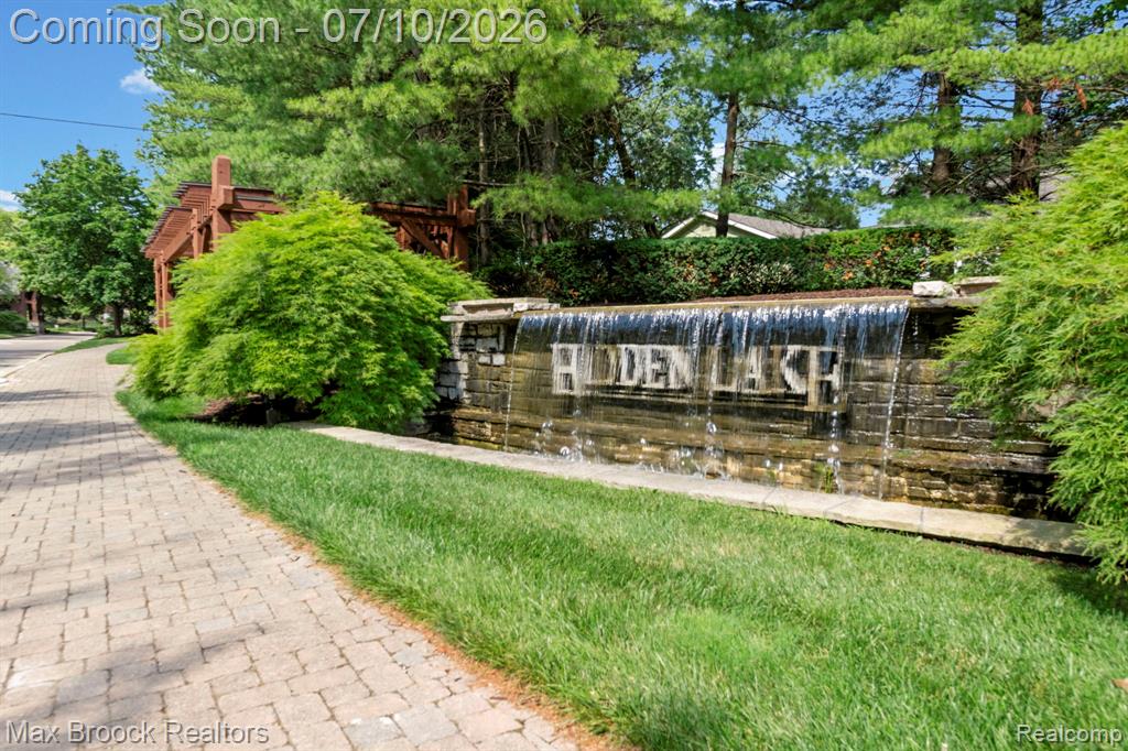 10464 Stoney Point Drive, South Lyon, MI 48178 — Photo 66