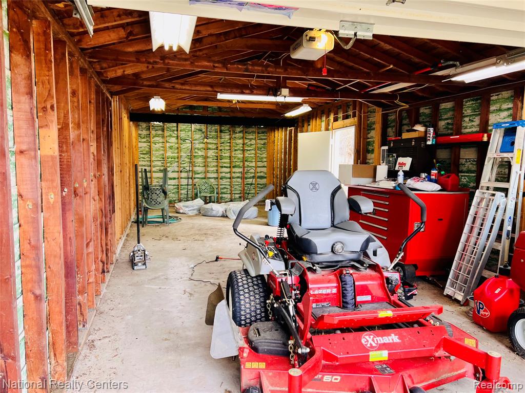 1900 N Hughes Road, Howell, MI 48843 — Photo 10