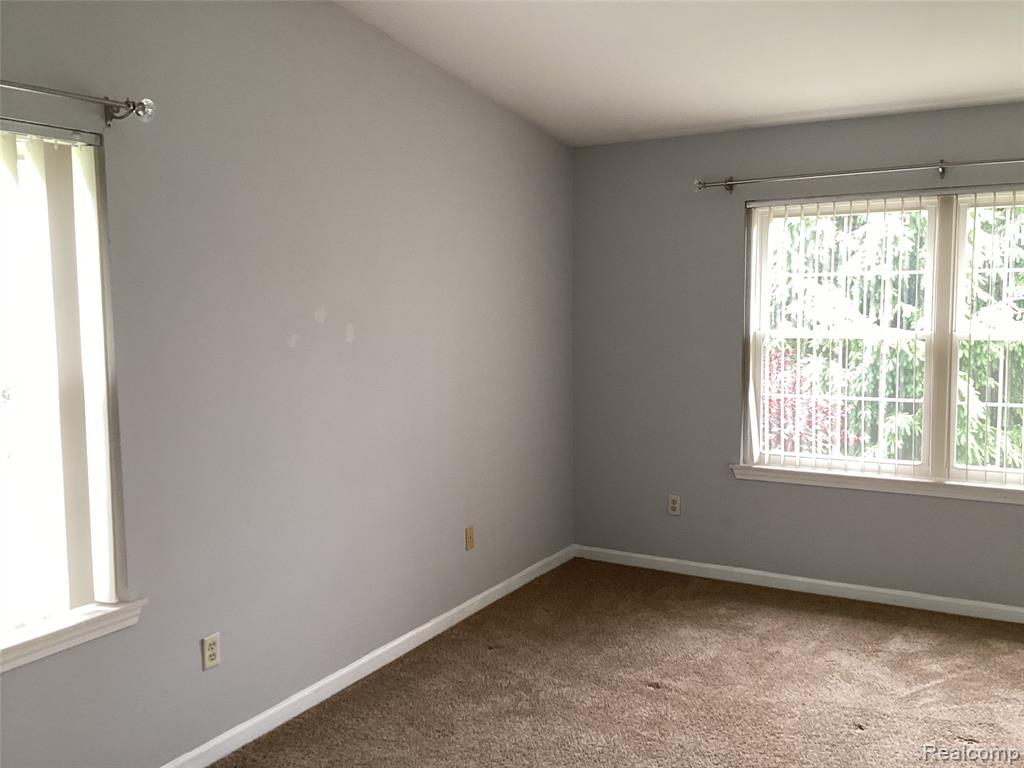 38547 Darbyshire, Farmington Hills, MI 48331 — Photo 12