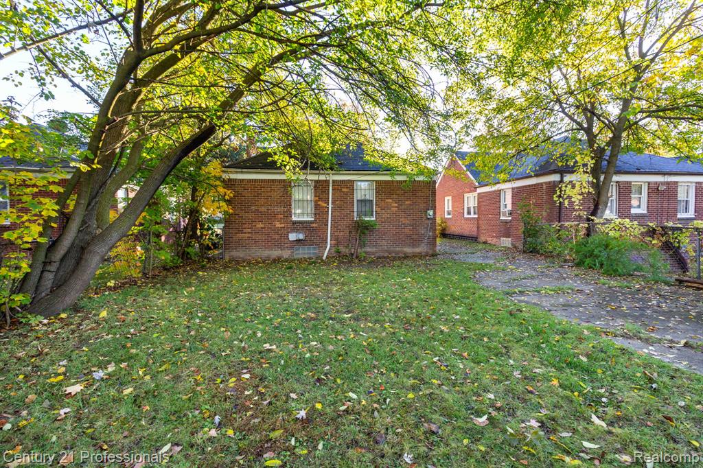 18951 Edinborough Road, Detroit, MI 48219 — Photo 32