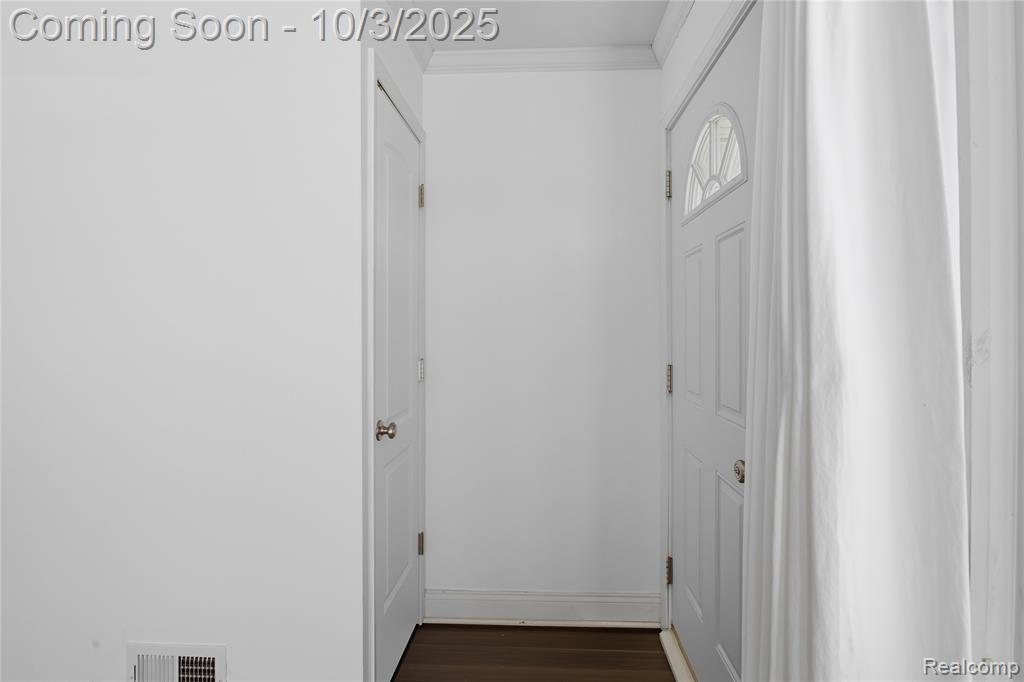 541 E Bennett Avenue, Ferndale, MI 48220 — Photo 3