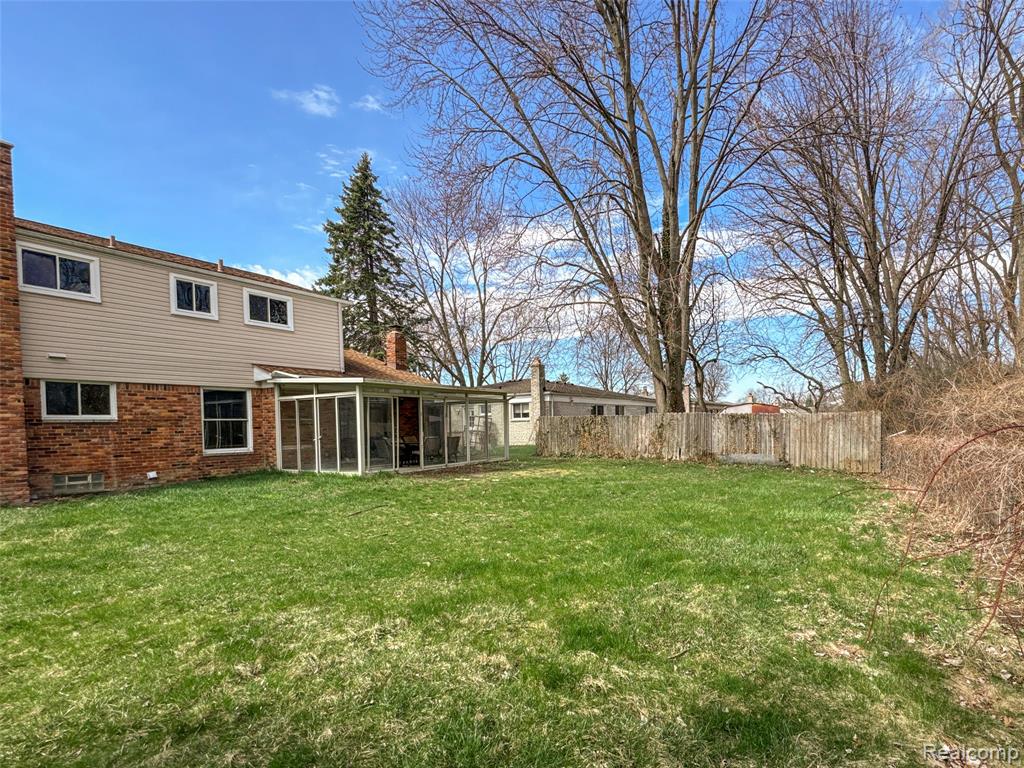 30110 Manor Drive, Madison Heights, MI 48071 — Photo 39