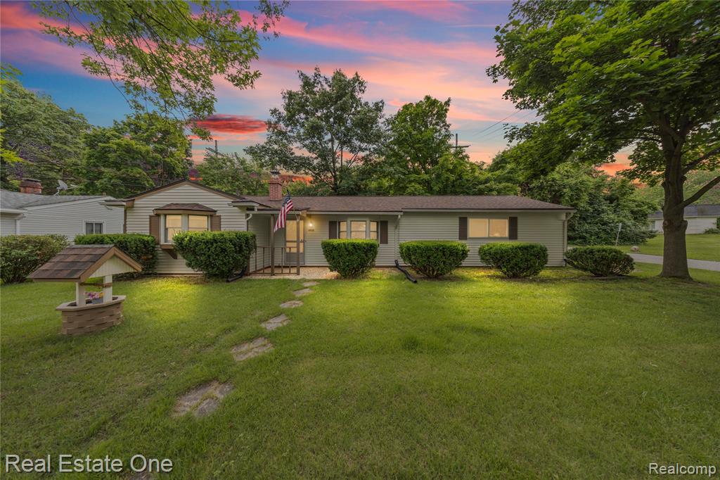 7241 Richardson Road, West Bloomfield, MI 48323 — front exterior