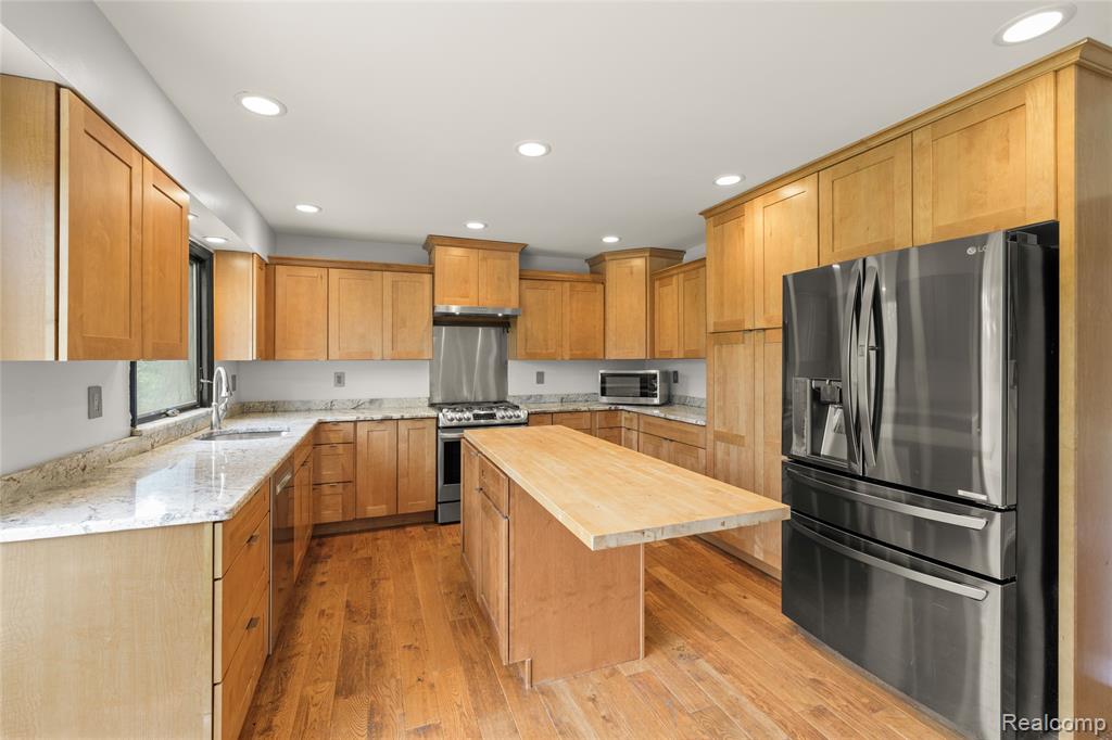 9325 N Ridge Road, Plymouth, MI 48170 — Photo 2