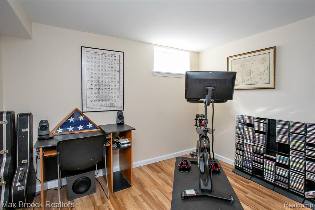 13353 Sherwood Drive, Huntington Woods, MI — Photo 43