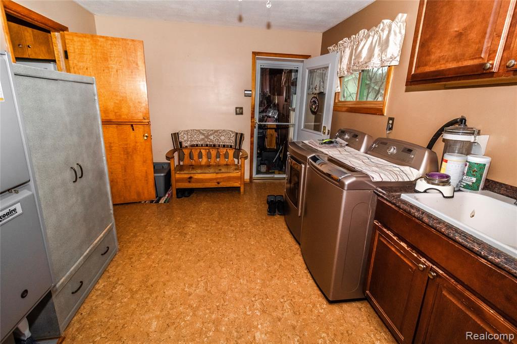 1334 Peppermill Road, Lapeer, MI 48446 — Photo 2