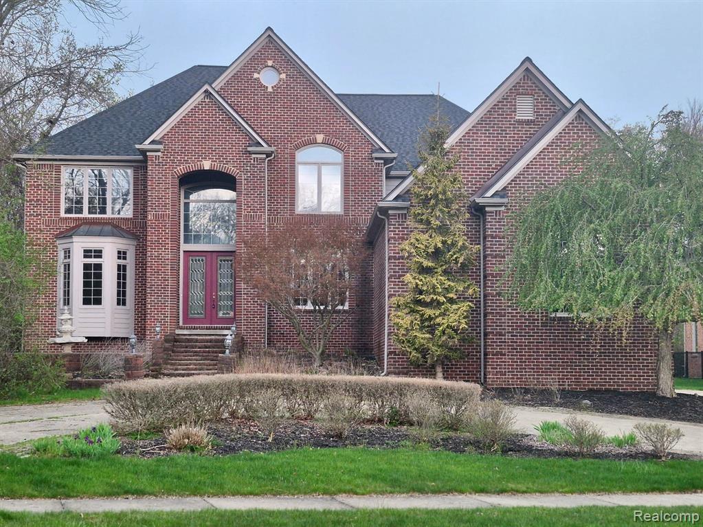 5538 Hampshire Drive, West Bloomfield, MI — front exterior