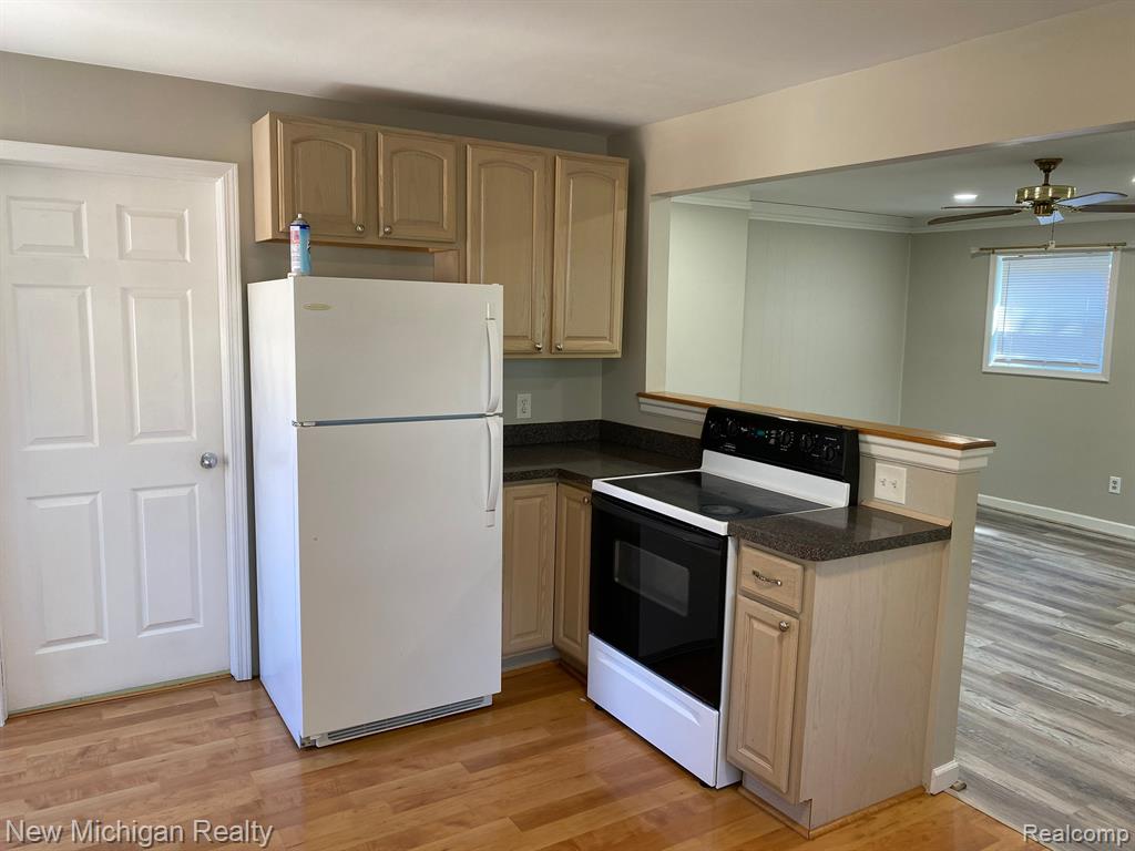 4671 MCKINLEY Street, Dearborn Heights, MI 48125 — Photo 4