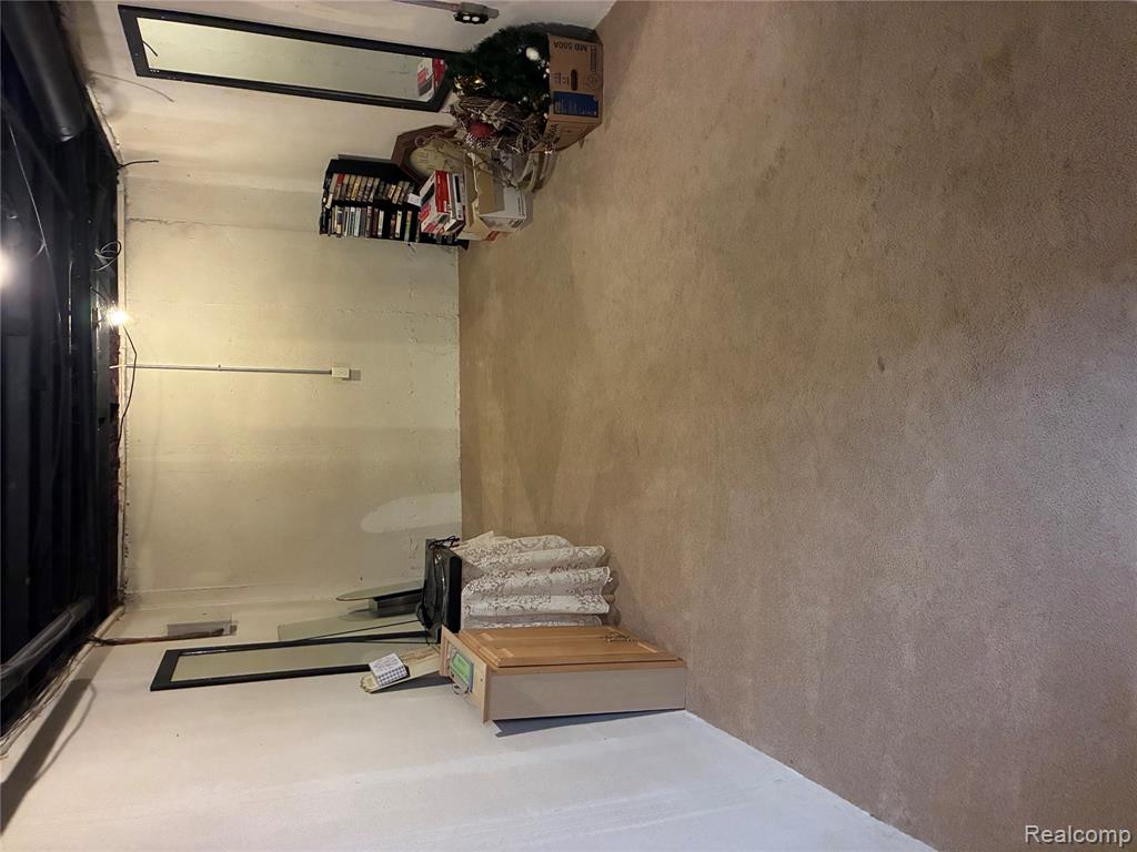 48421 Milonas Drive, Shelby Twp, MI 48315 — Photo 35