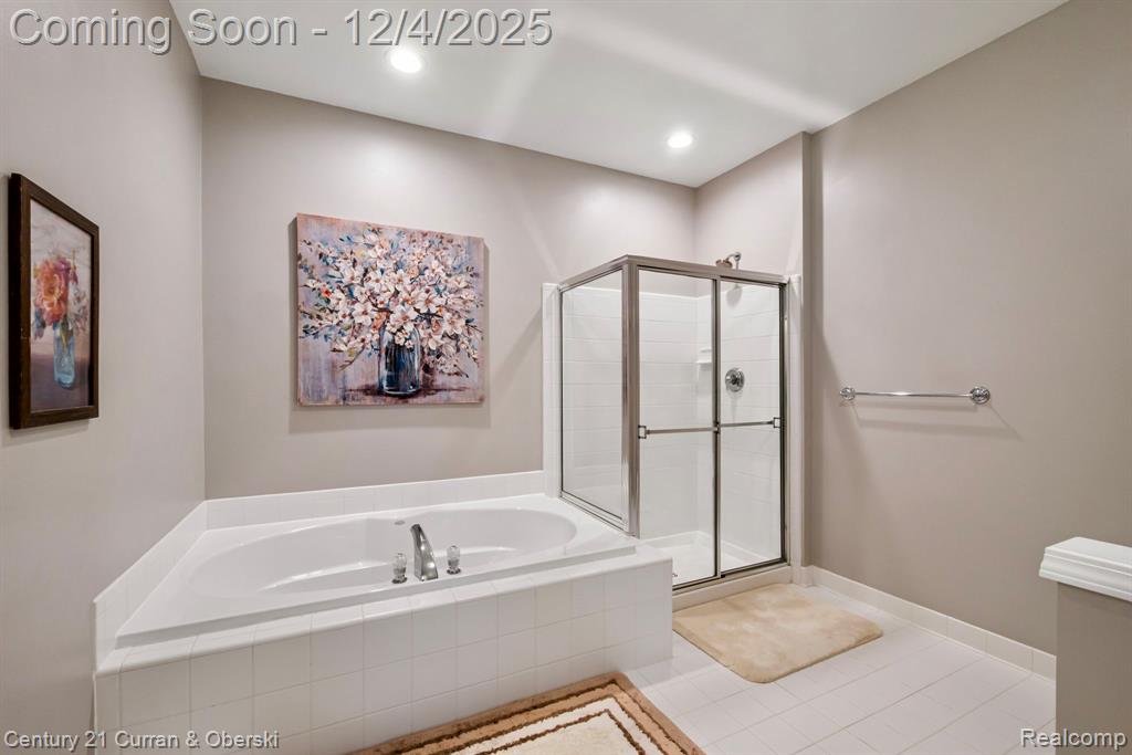 16925 Lochmoor Circle E, Northville, MI 48168 — Photo 31