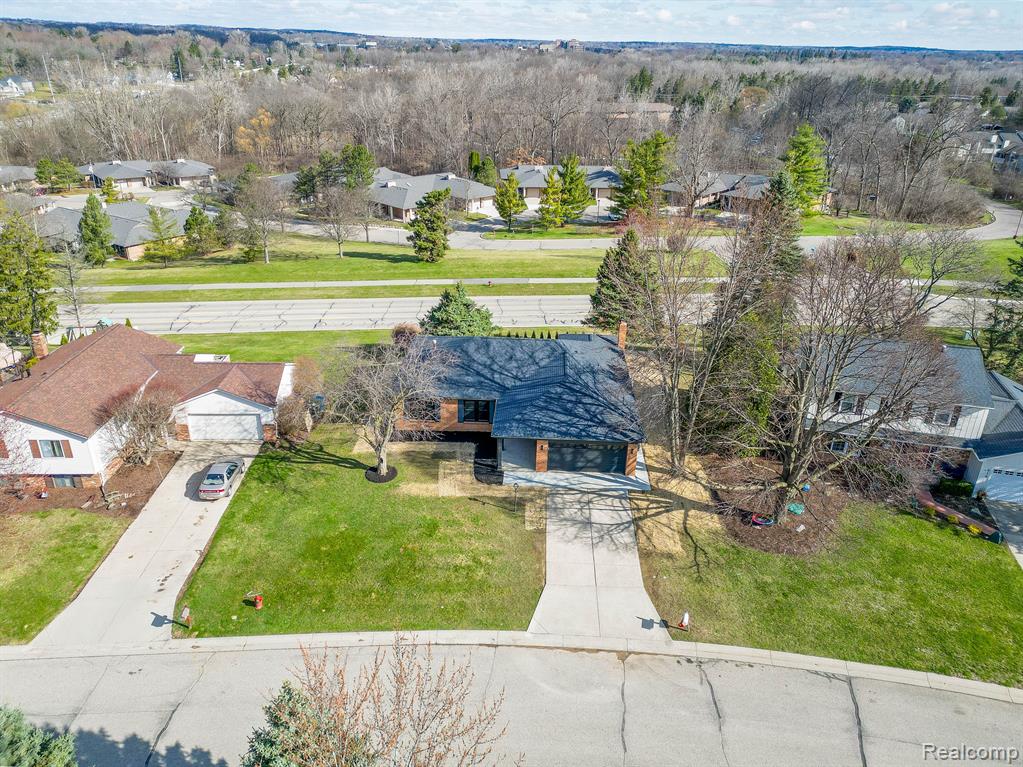 822 DAHLIA Lane, Rochester Hills, MI 48307 — Photo 3