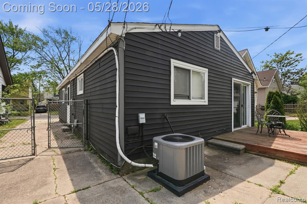 733 Camden Street, Ferndale, MI 48220 — Photo 19
