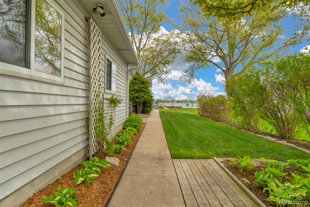 5441 Pointe Drive, East China, MI — Photo 10