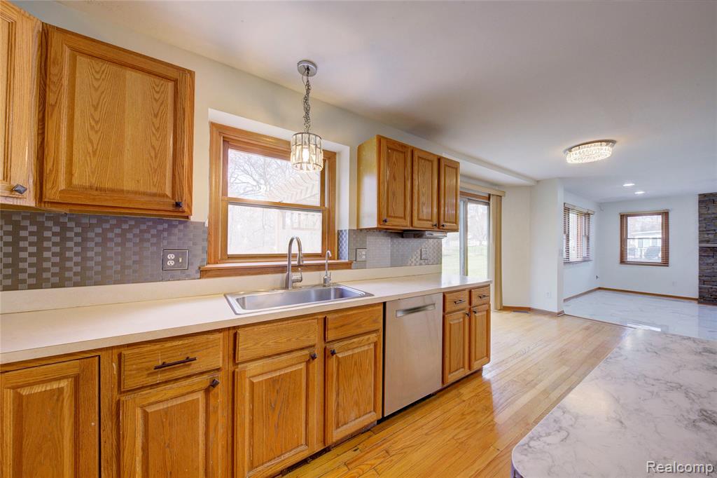 4570 River Hills Court, Brighton, MI 48114 — Photo 28