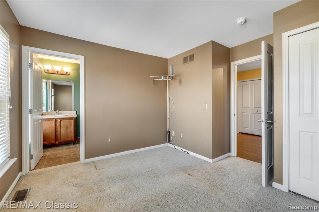 8114 Heron Hills Drive, Walled Lake, MI 48390 — Photo 24