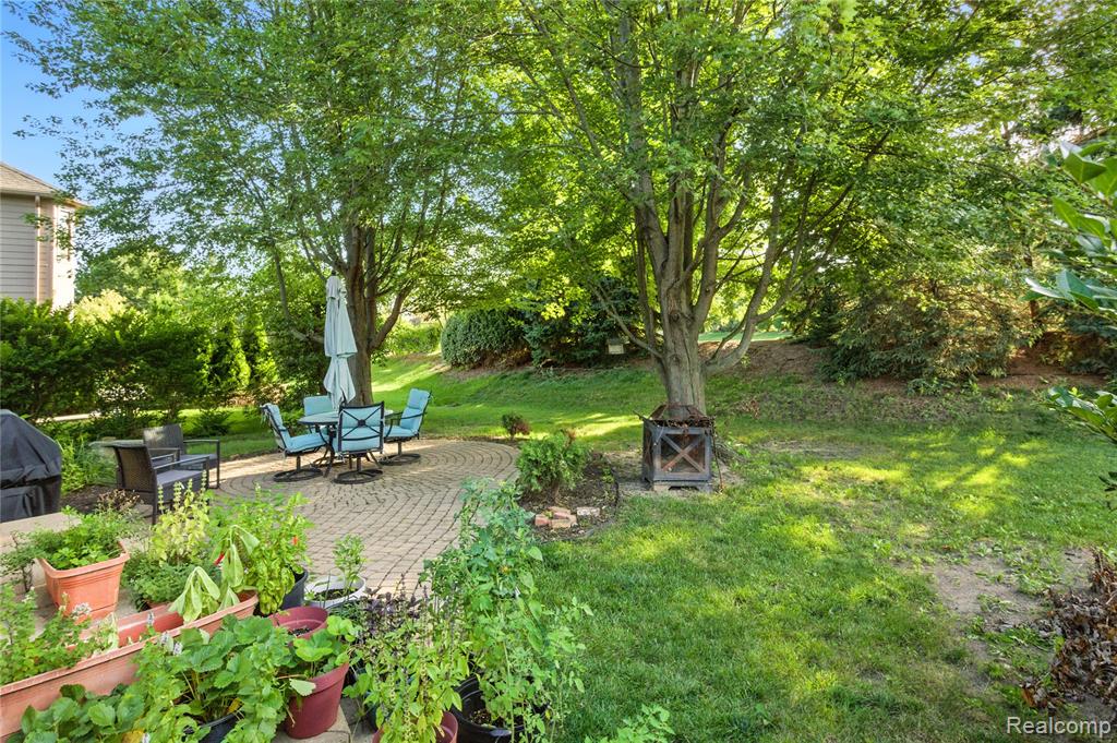 48821 Tremont Drive, Macomb, MI 48044 — Photo 43
