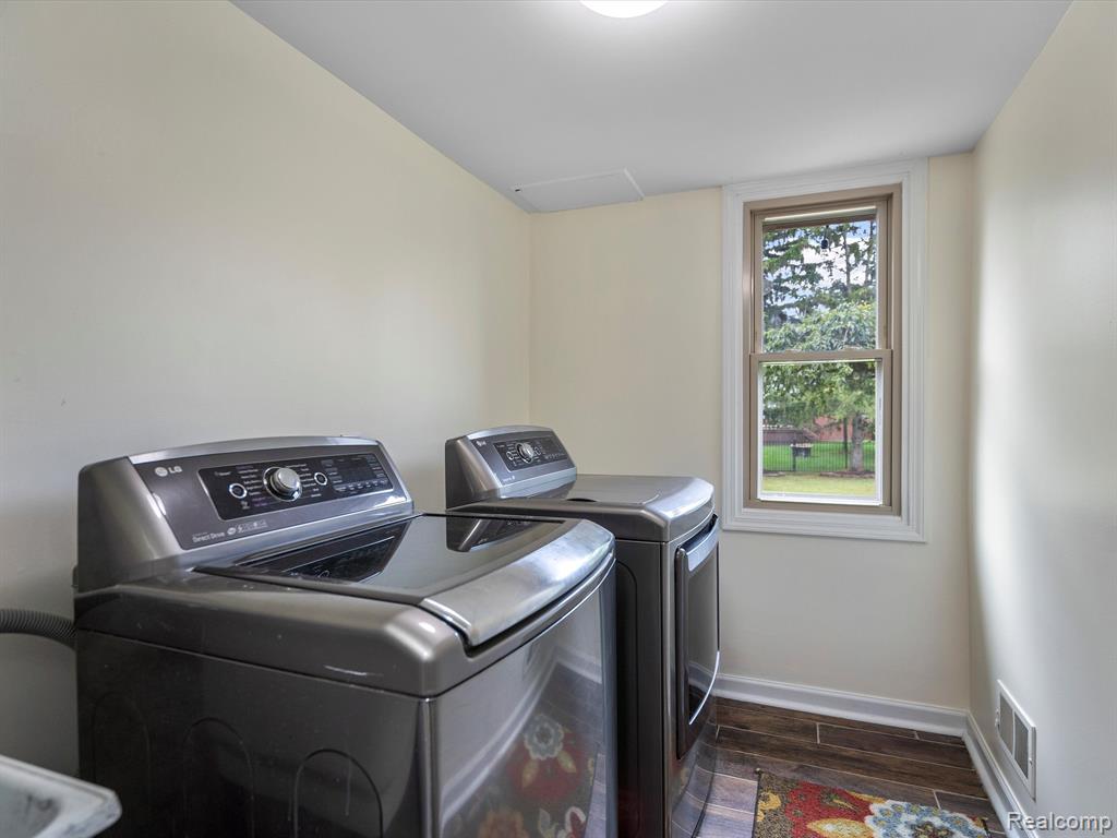 6792 PINE WAY Drive, Troy, MI 48098 — Photo 19