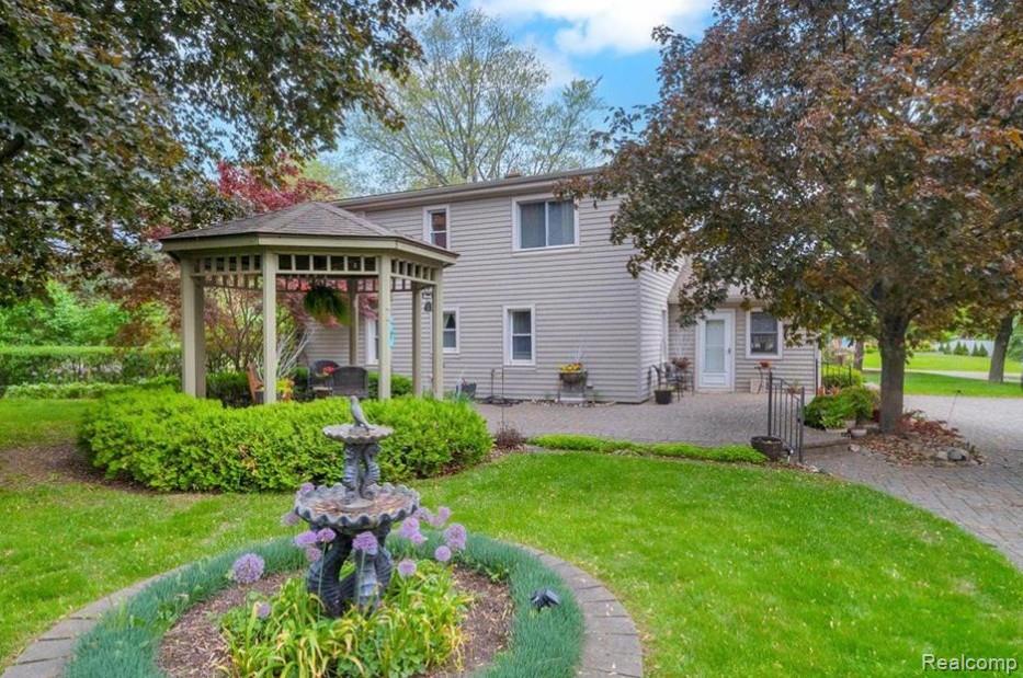 710 Hartland Drive, Troy, MI 48083 — Photo 9