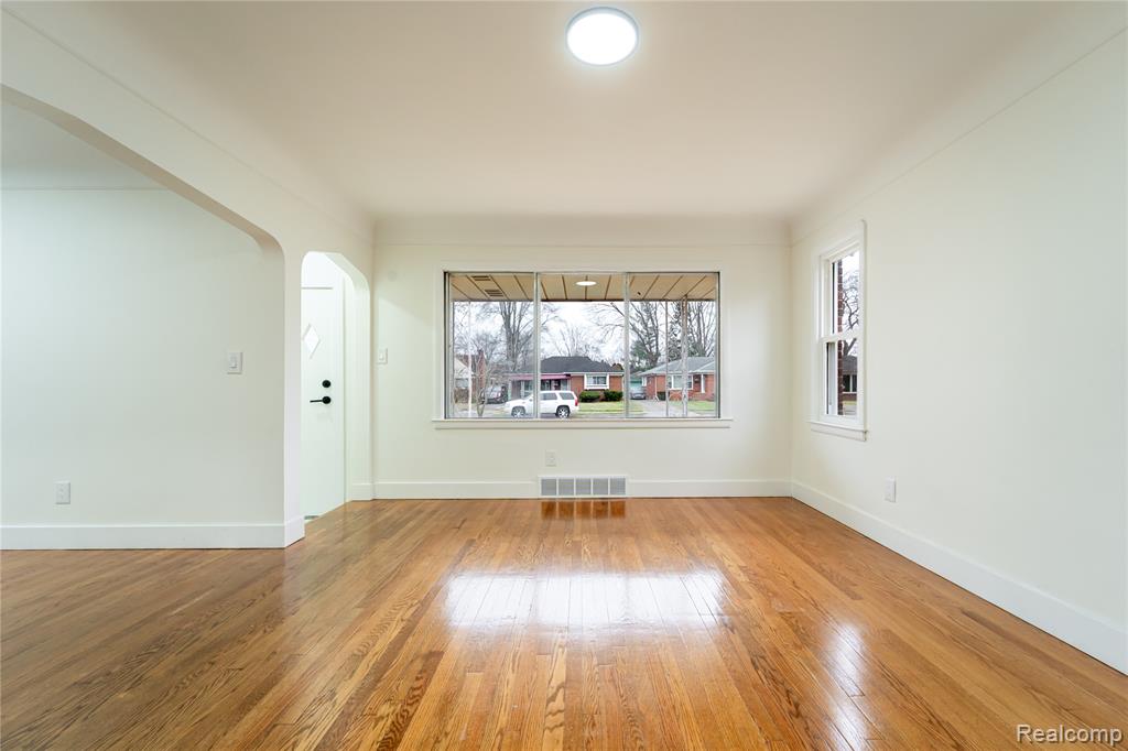 16535 Lincoln Avenue, Eastpointe, MI 48021 — Photo 12