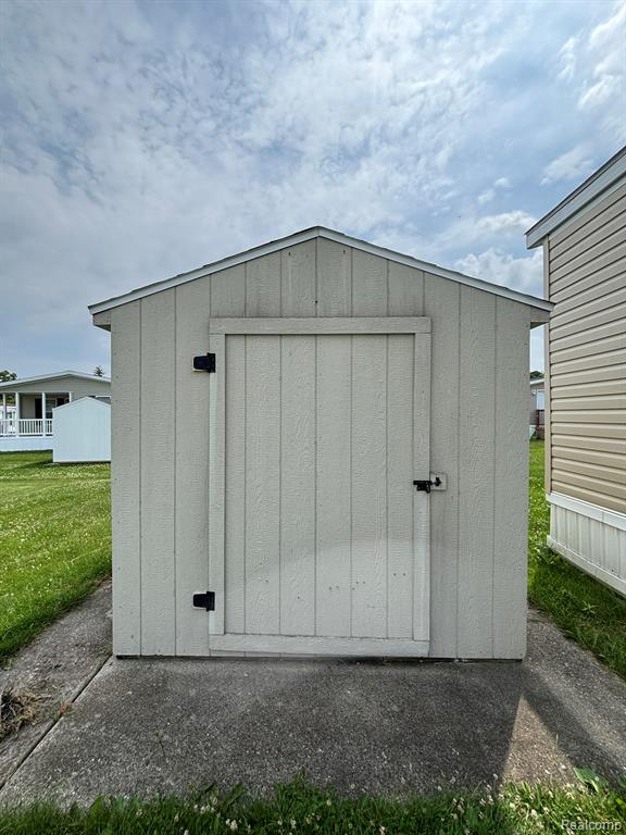 220 Pheasant Lane, Grand Blanc, MI 48439 — Photo 21
