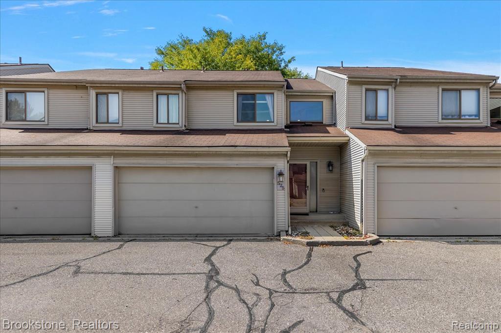 525 Oxford Court, Rochester Hills, MI 48307 — Photo 3