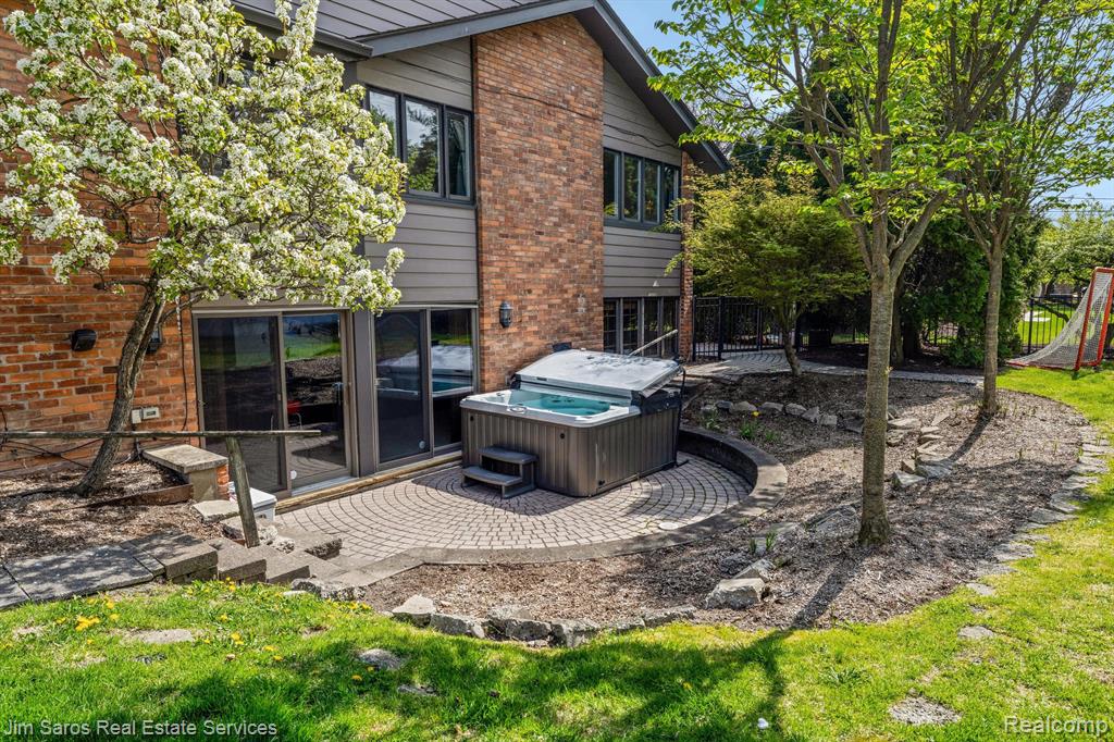 71 WOODLAND SHORES Drive, Grosse Pointe Shores, MI 48236 — Photo 40